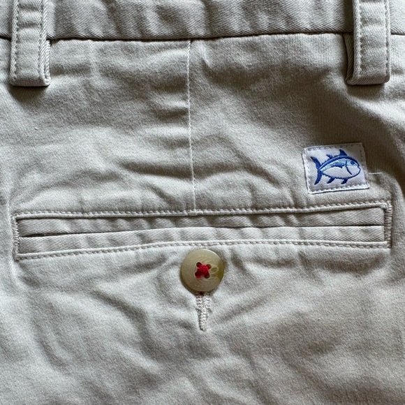 Southern Tide Men's khaki Shorts- size 28- 6.5 inch inseam - Picture 7 of 13